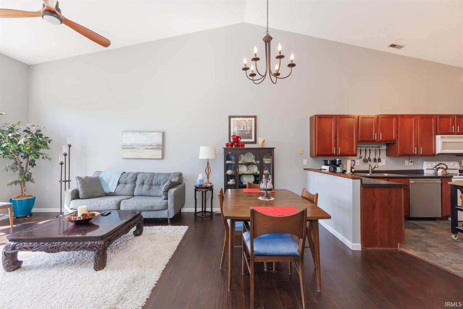 3909 N Lakeside Drive, Muncie, IN 47304