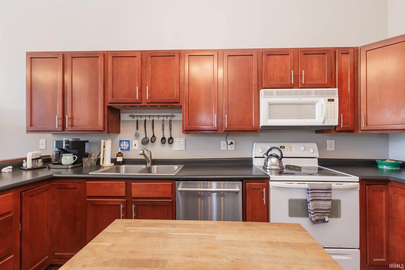 3909 N Lakeside Drive, Muncie, IN 47304