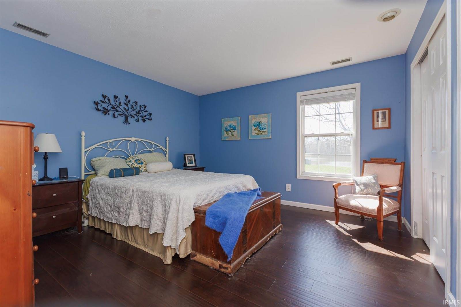 3909 N Lakeside Drive, Muncie, IN 47304
