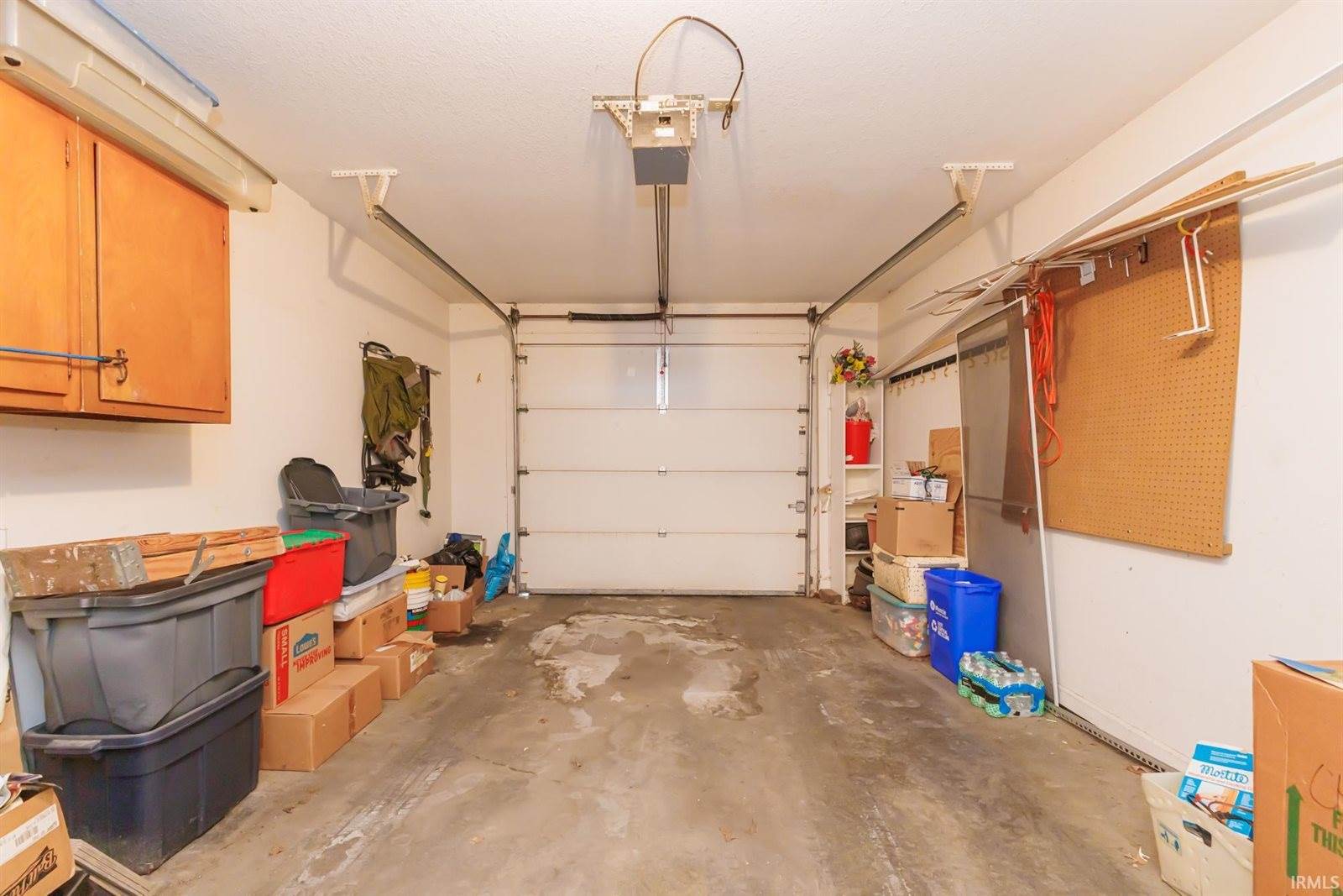 3909 N Lakeside Drive, Muncie, IN 47304