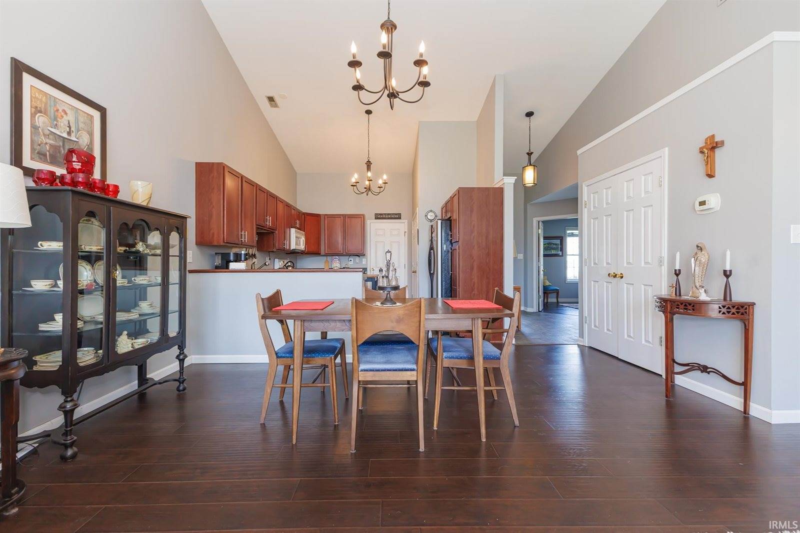 3909 N Lakeside Drive, Muncie, IN 47304