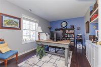 3909 N Lakeside Drive, Muncie, IN 47304