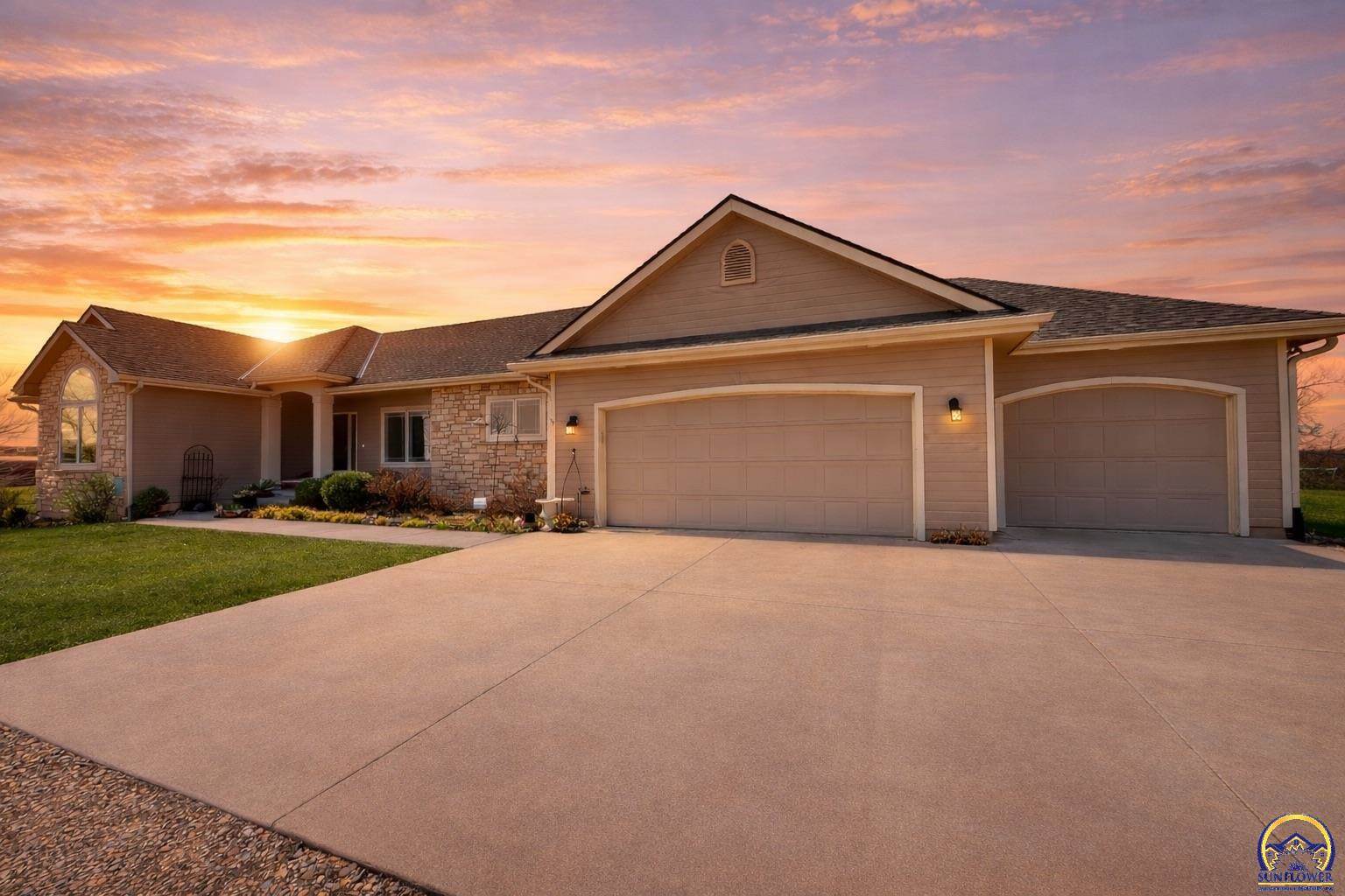 2141 SE Ratner RD, Tecumseh, KS 66542