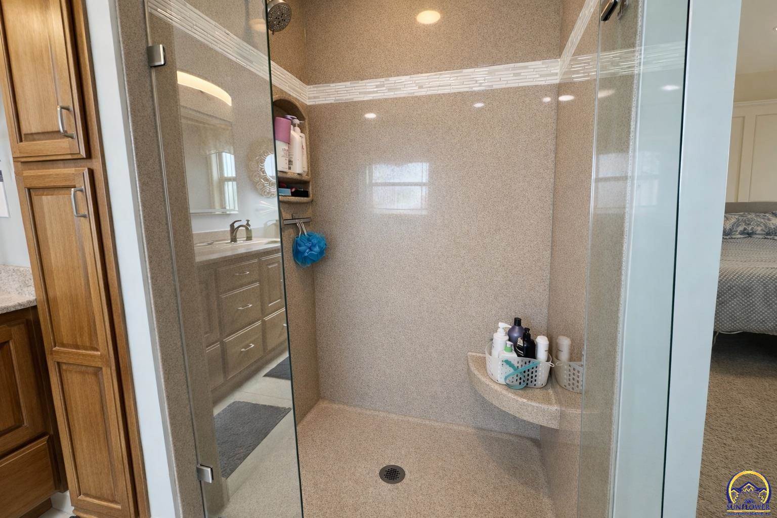 2141 SE Ratner RD, Tecumseh, KS 66542