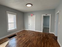 1185 SW Clay St, Topeka, KS 66604