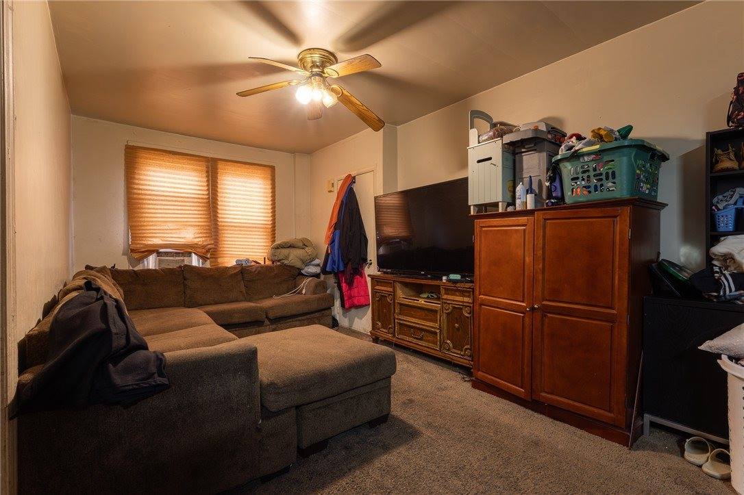 832 Broadway Ave, McKees Rocks, PA 15136