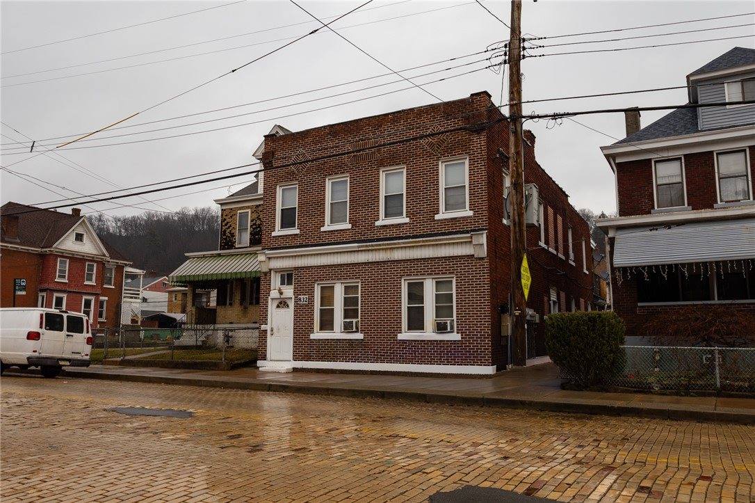 832 Broadway Ave, McKees Rocks, PA 15136