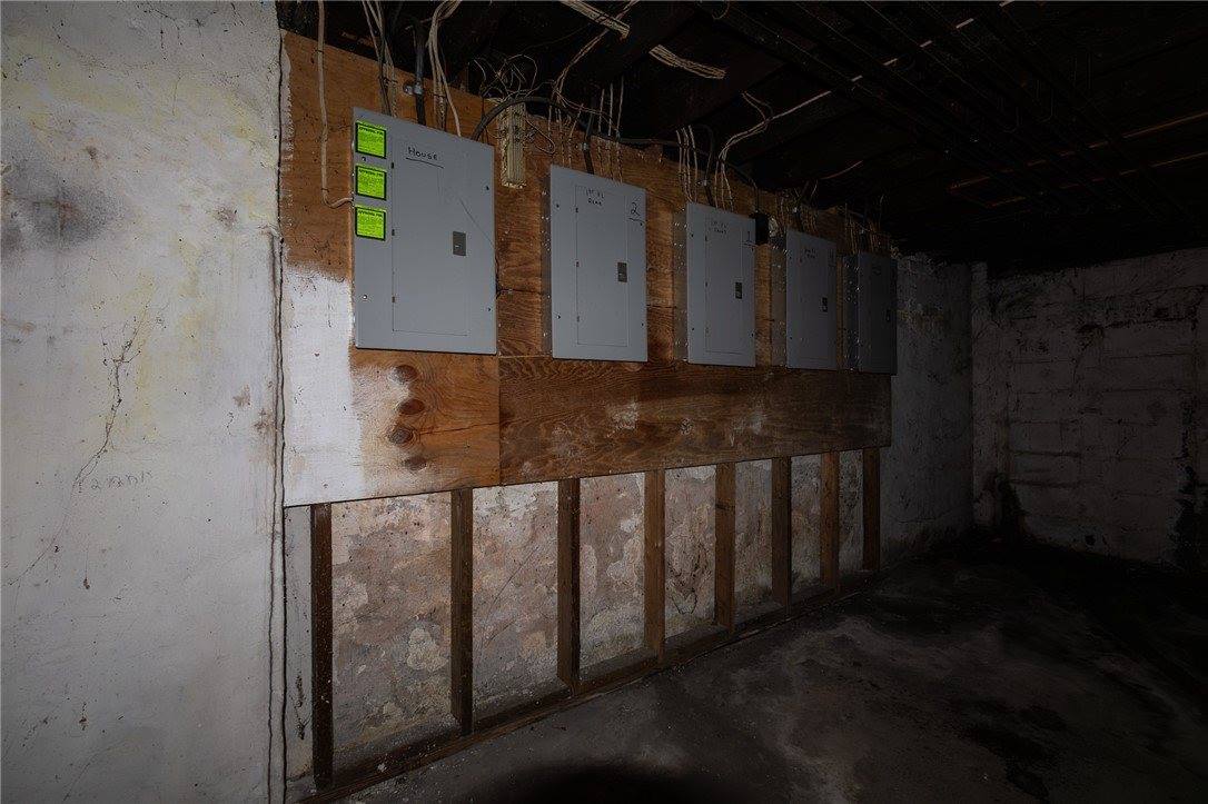 832 Broadway Ave, McKees Rocks, PA 15136