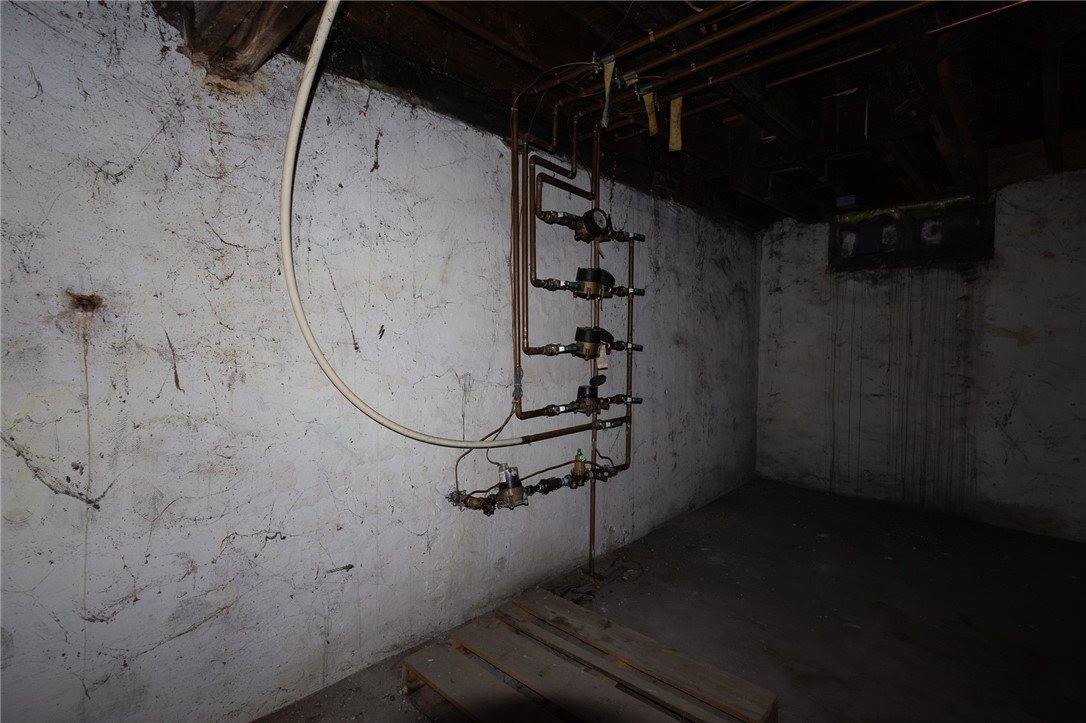 832 Broadway Ave, McKees Rocks, PA 15136