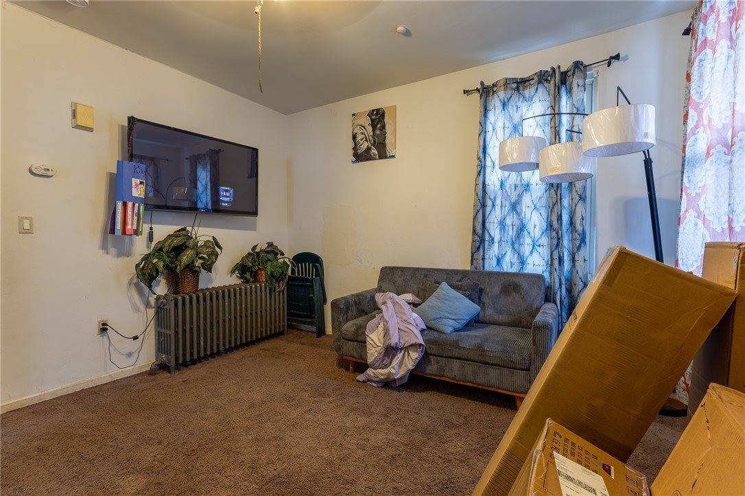 832 Broadway Ave, McKees Rocks, PA 15136