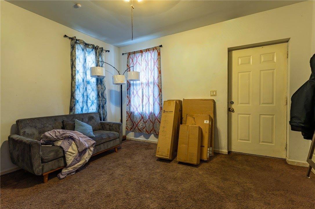 832 Broadway Ave, McKees Rocks, PA 15136