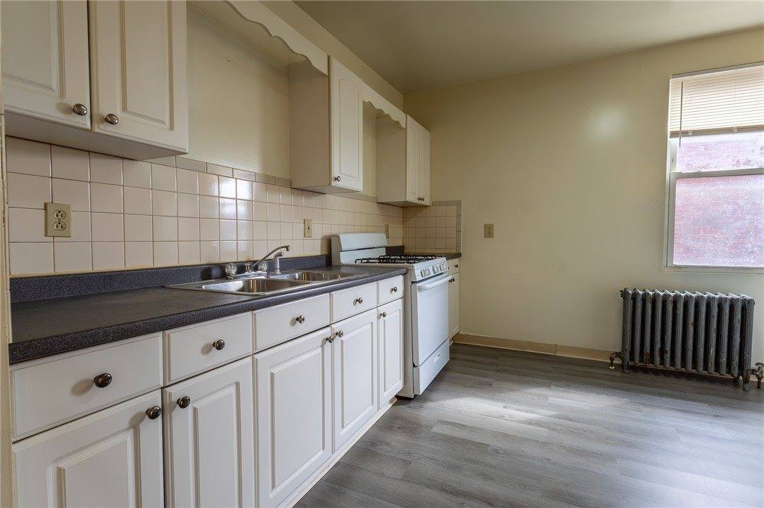 832 Broadway Ave, McKees Rocks, PA 15136