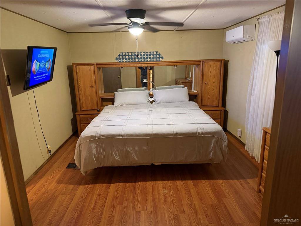 188 Lagos Vista Avenue, Mercedes, TX 78570