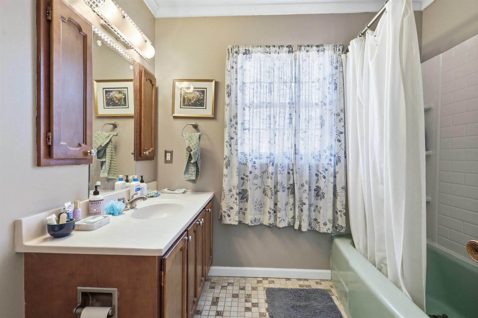 2830 28th Street, Rock Island, IL 61201