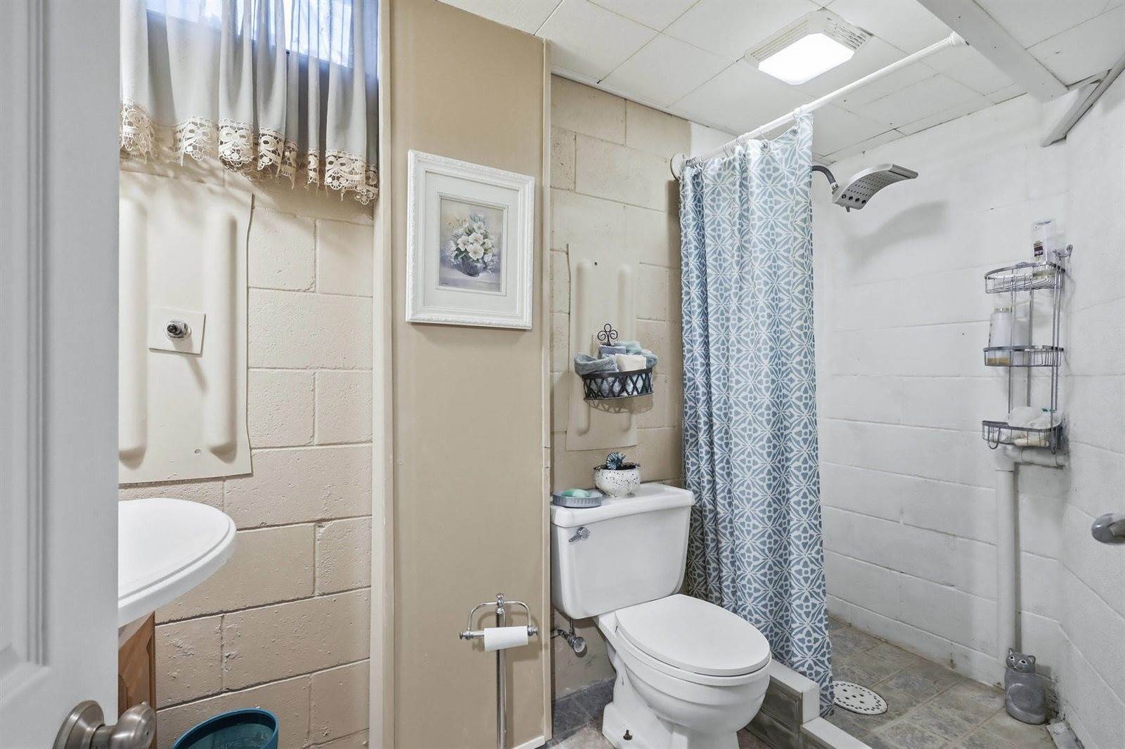 2830 28th Street, Rock Island, IL 61201