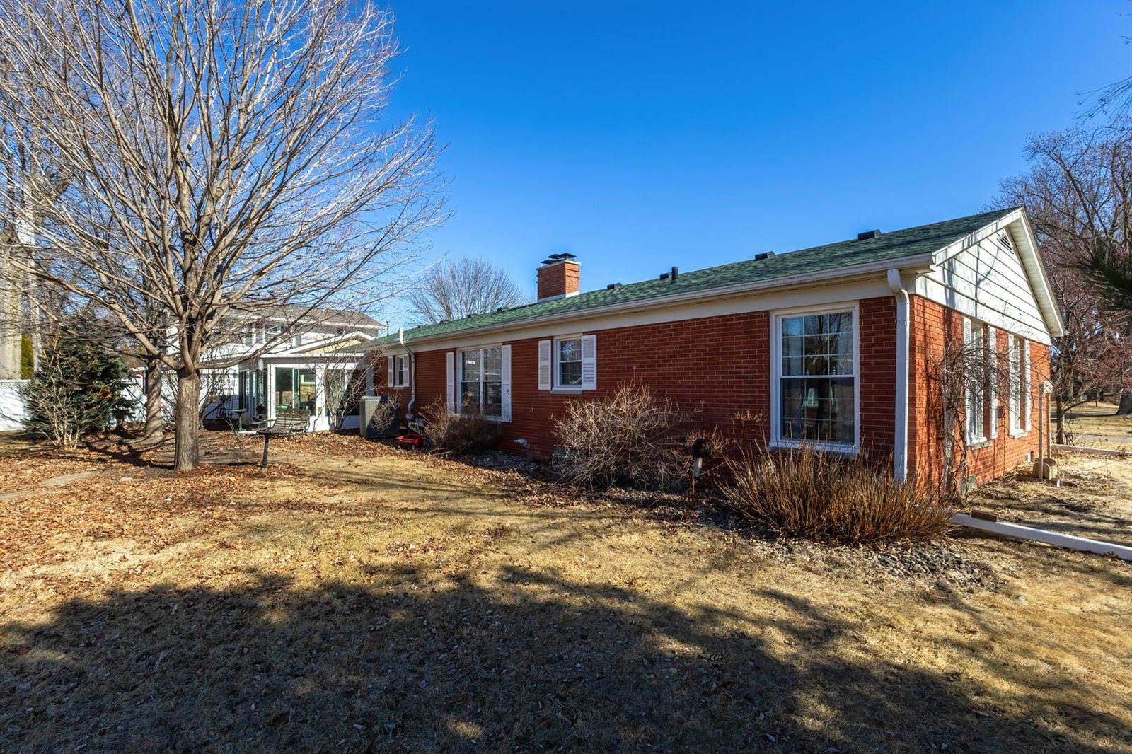 2830 28th Street, Rock Island, IL 61201