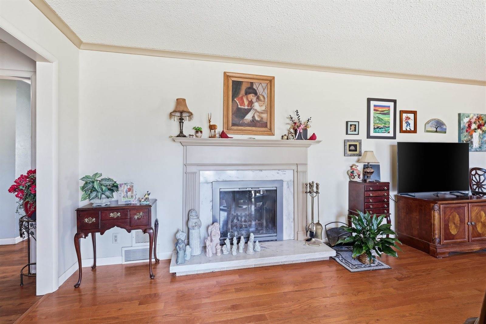 2830 28th Street, Rock Island, IL 61201