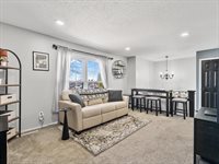 2514 Sheffield Drive, Davenport, IA 52806