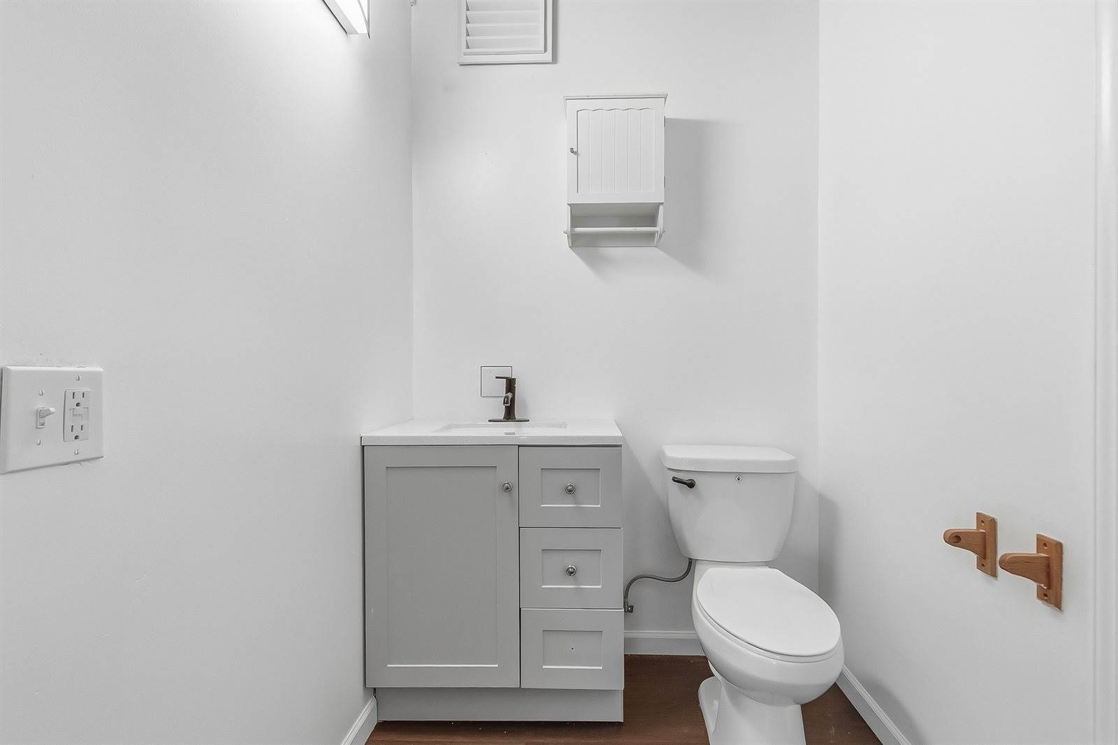 2015 West 5th Street, Davenport, IA 52802