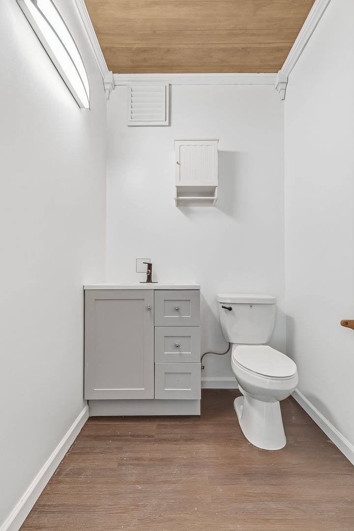 2015 West 5th Street, Davenport, IA 52802