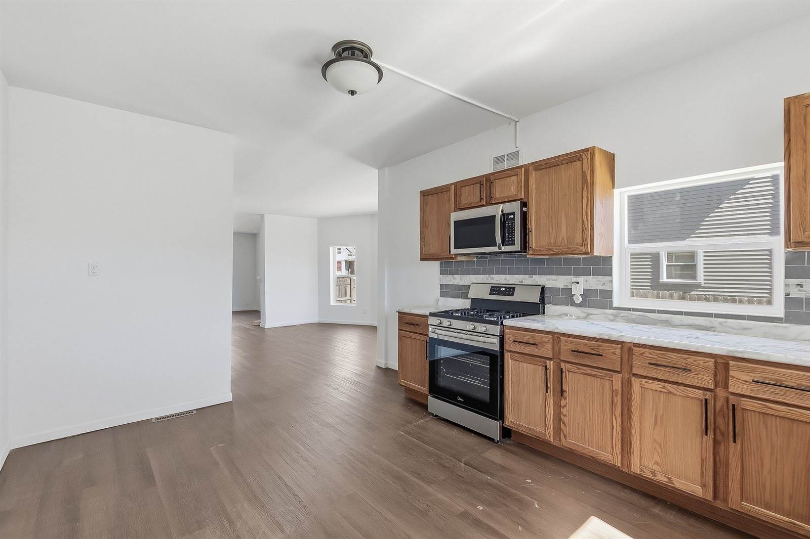 2015 West 5th Street, Davenport, IA 52802