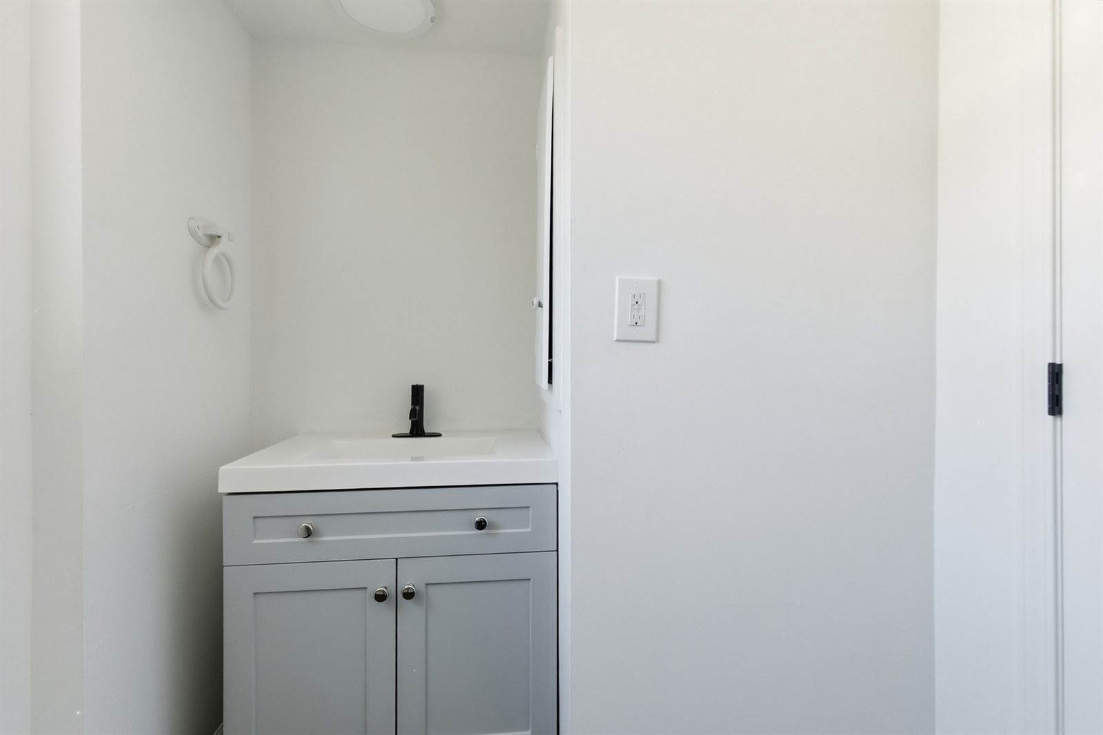 2015 West 5th Street, Davenport, IA 52802