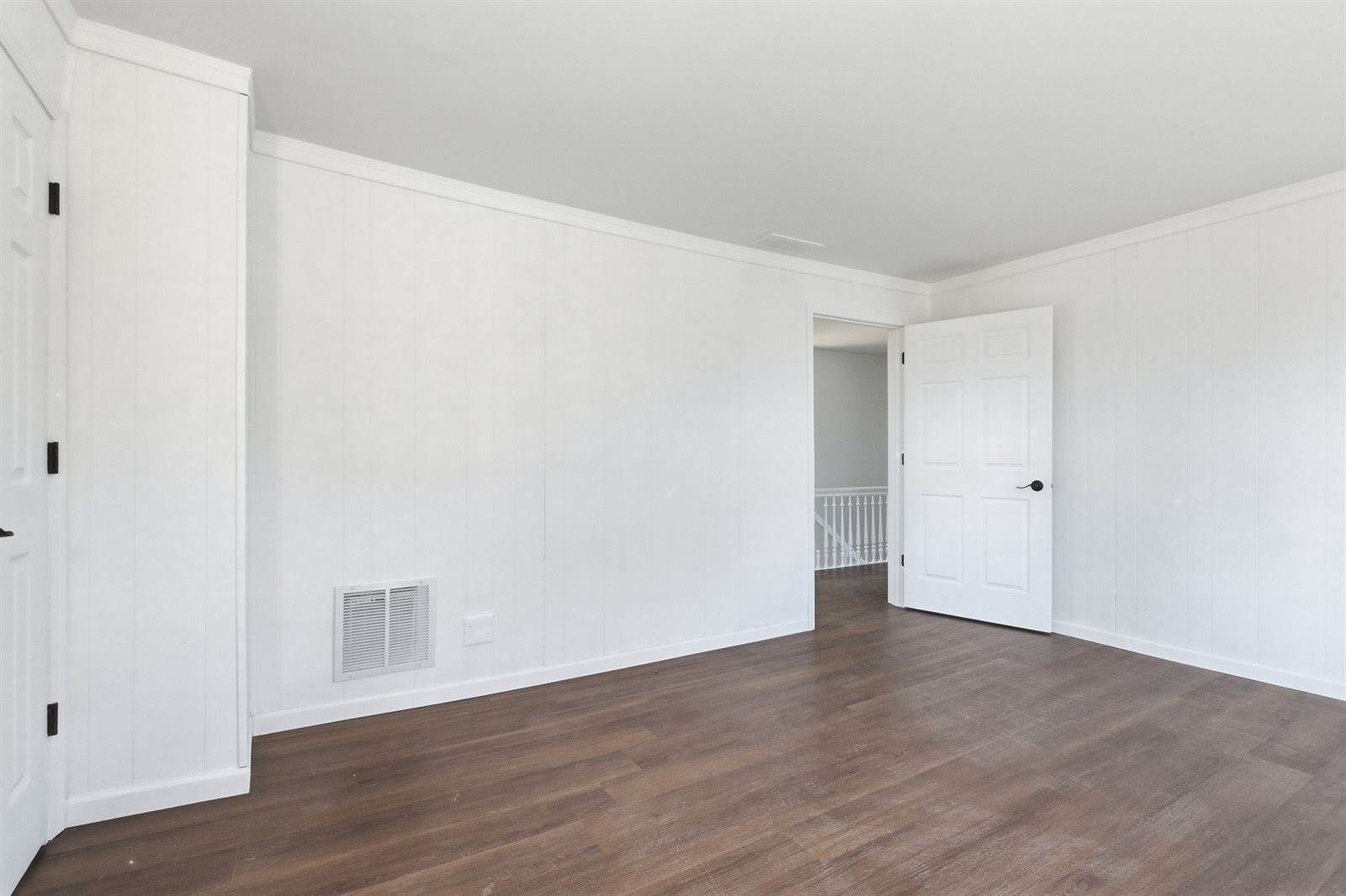 2015 West 5th Street, Davenport, IA 52802