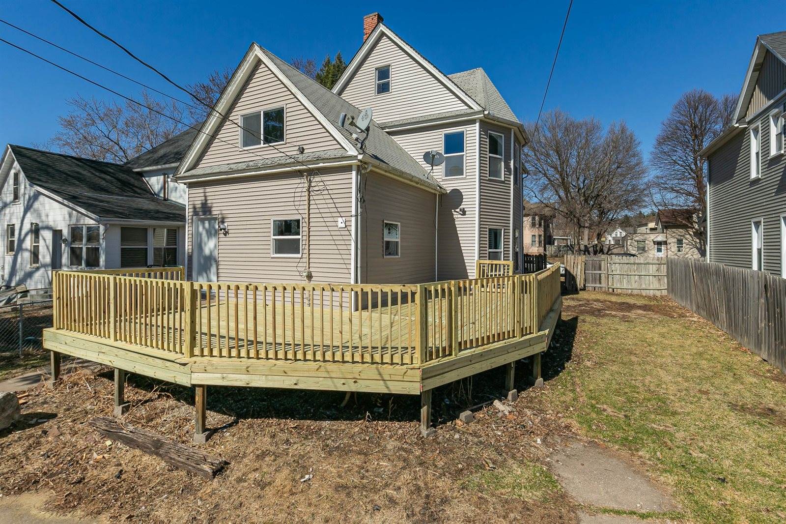2015 West 5th Street, Davenport, IA 52802
