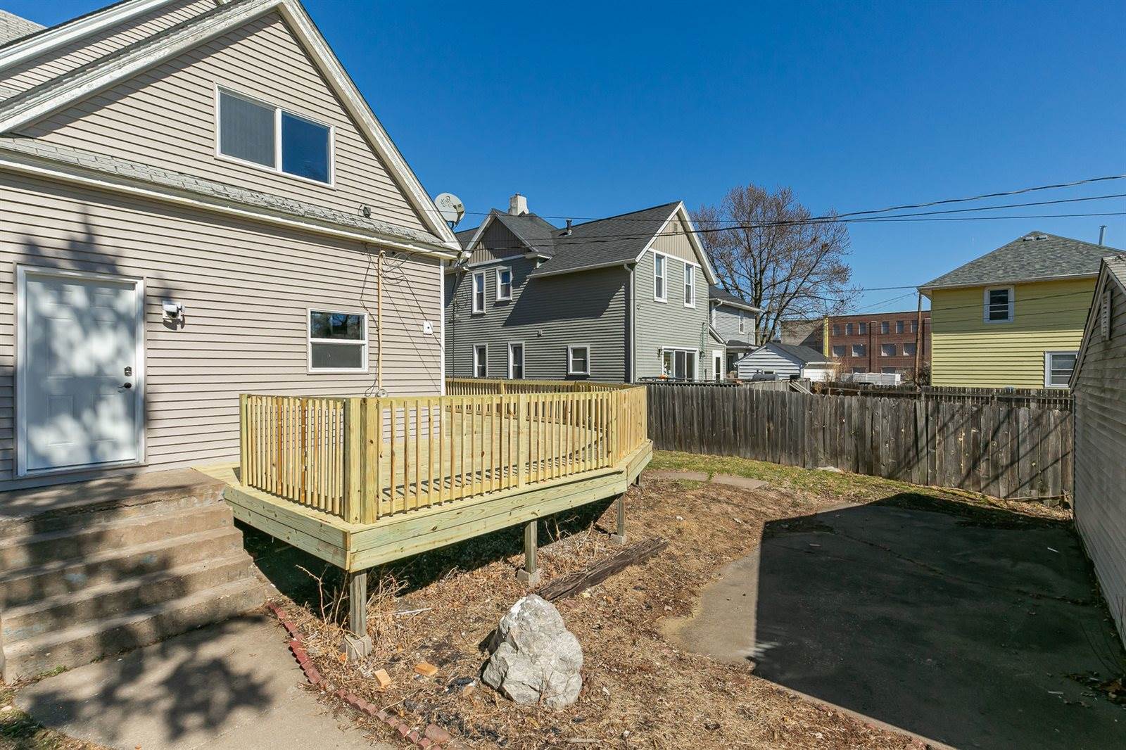 2015 West 5th Street, Davenport, IA 52802