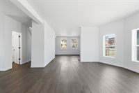 2015 West 5th Street, Davenport, IA 52802