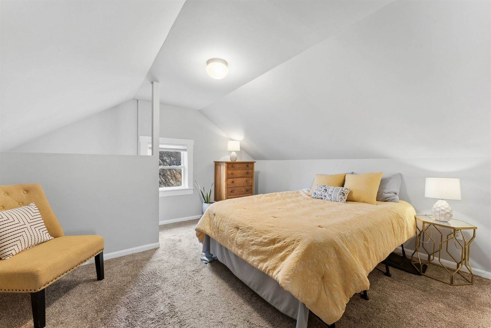 606 Indian Road, Davenport, IA 52802