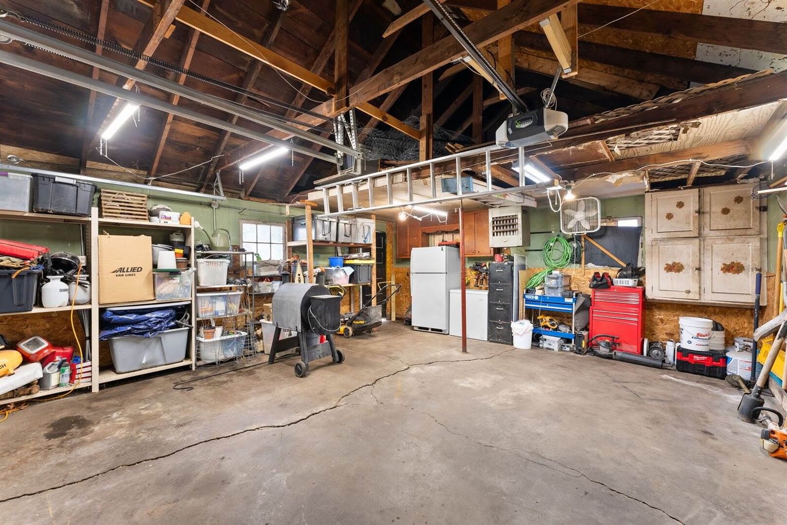 606 Indian Road, Davenport, IA 52802