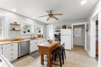 606 Indian Road, Davenport, IA 52802