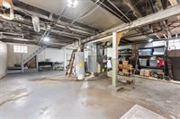 606 Indian Road, Davenport, IA 52802