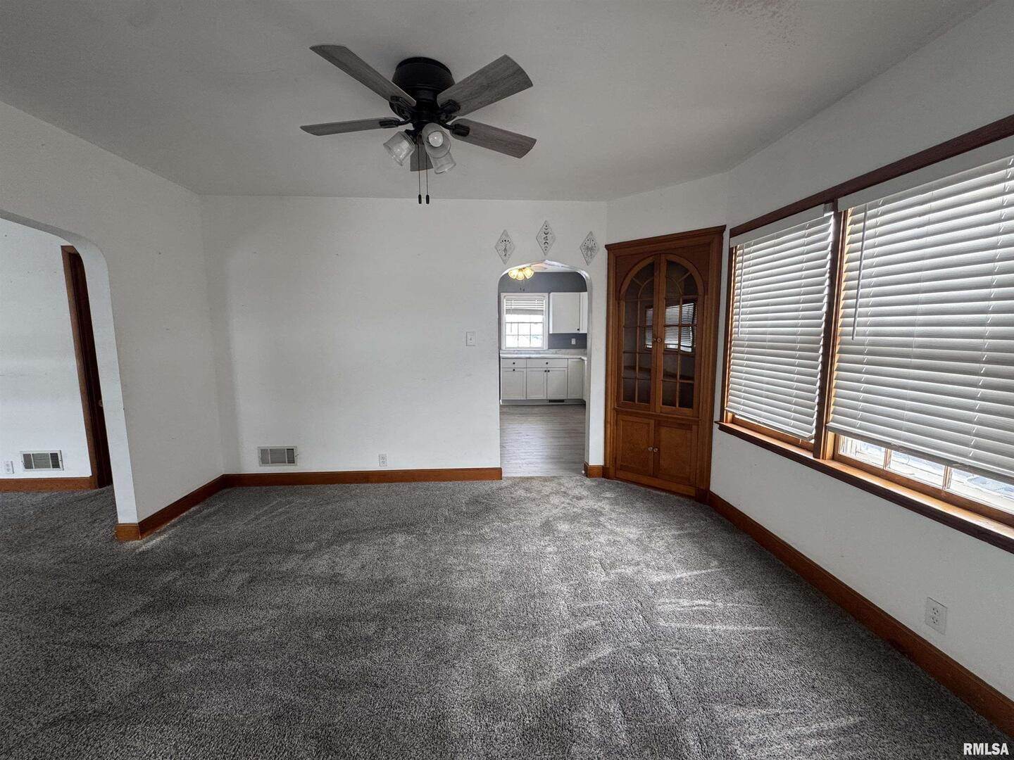 602 Washington Avenue, Lowden, IA 52255