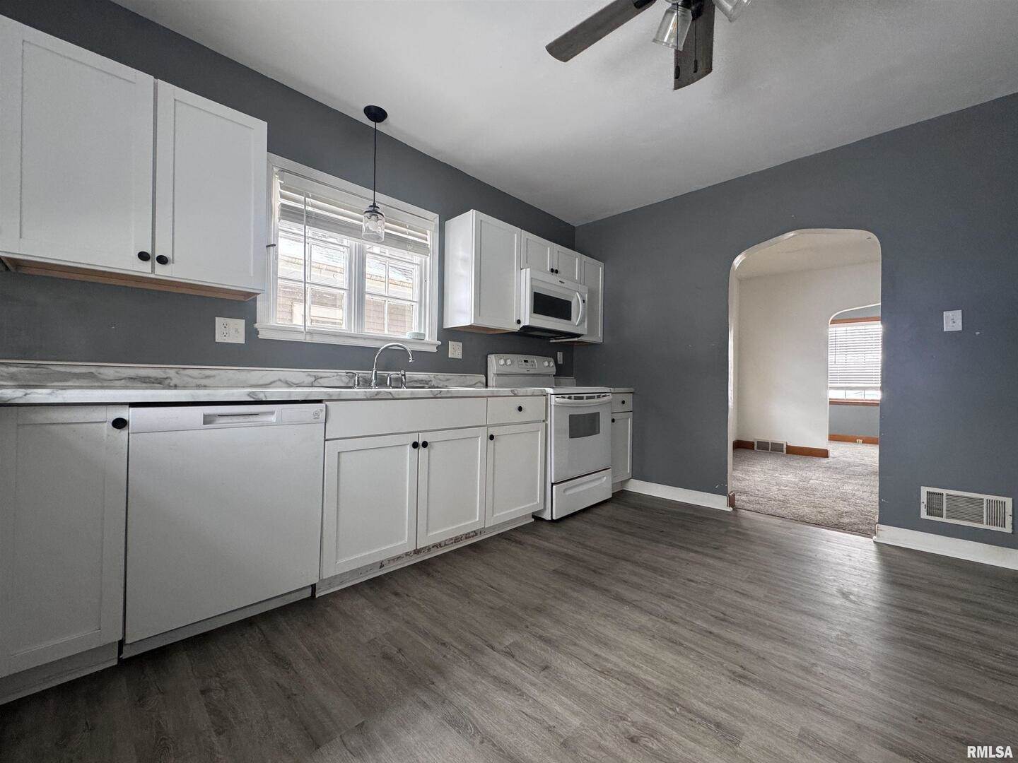 602 Washington Avenue, Lowden, IA 52255