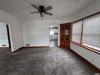 602 Washington Avenue, Lowden, IA 52255