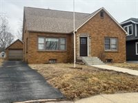 602 Washington Avenue, Lowden, IA 52255