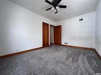 602 Washington Avenue, Lowden, IA 52255