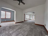 602 Washington Avenue, Lowden, IA 52255