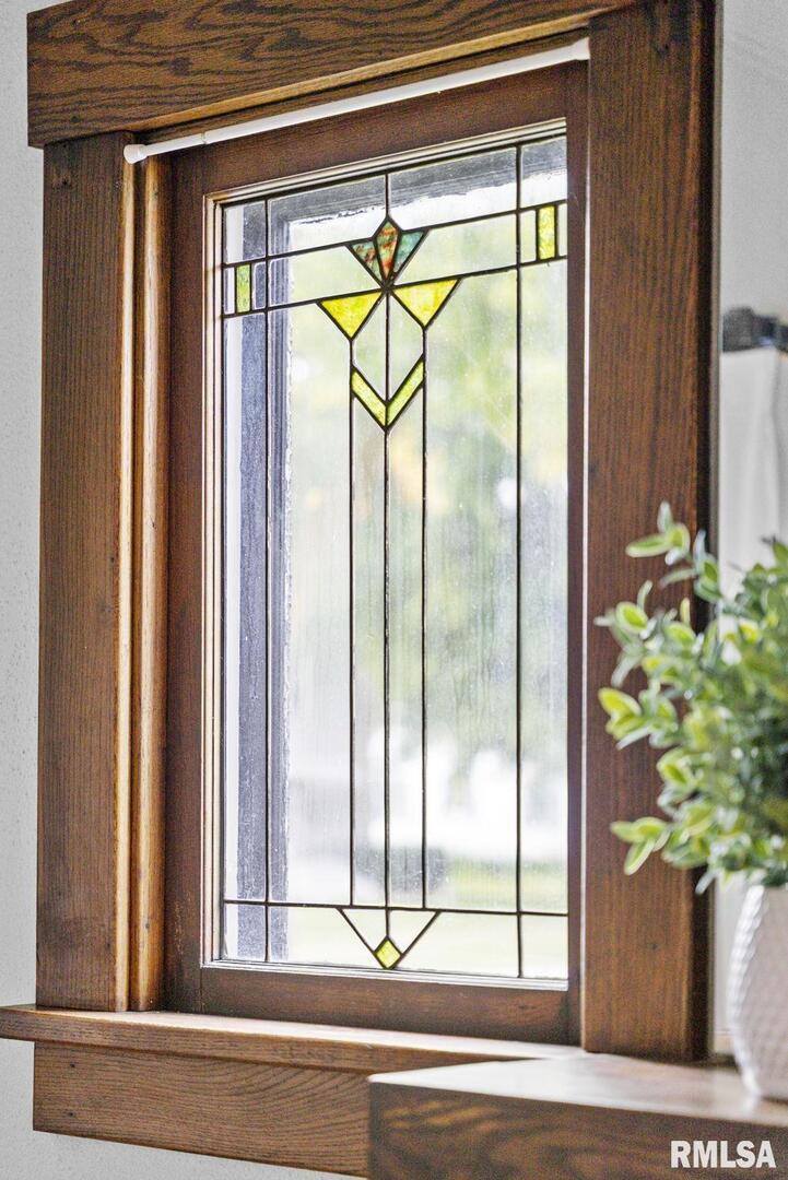 217 40TH Street, Moline, IL 61265