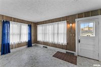 217 40TH Street, Moline, IL 61265