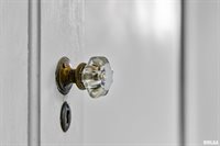 217 40TH Street, Moline, IL 61265