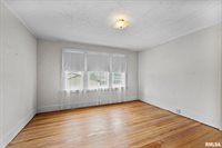 217 40TH Street, Moline, IL 61265