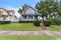 217 40TH Street, Moline, IL 61265