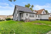 217 40TH Street, Moline, IL 61265