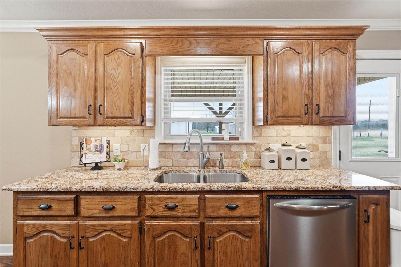 17 N Church, Vilonia, AR 72173