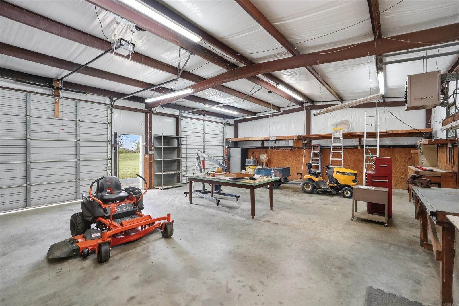 17 N Church, Vilonia, AR 72173