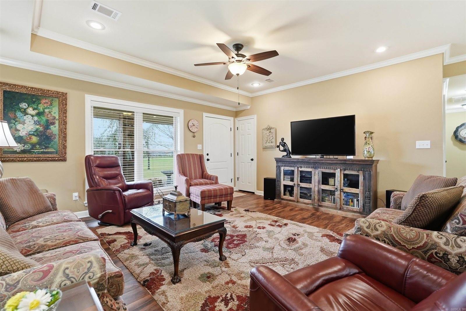 17 N Church, Vilonia, AR 72173