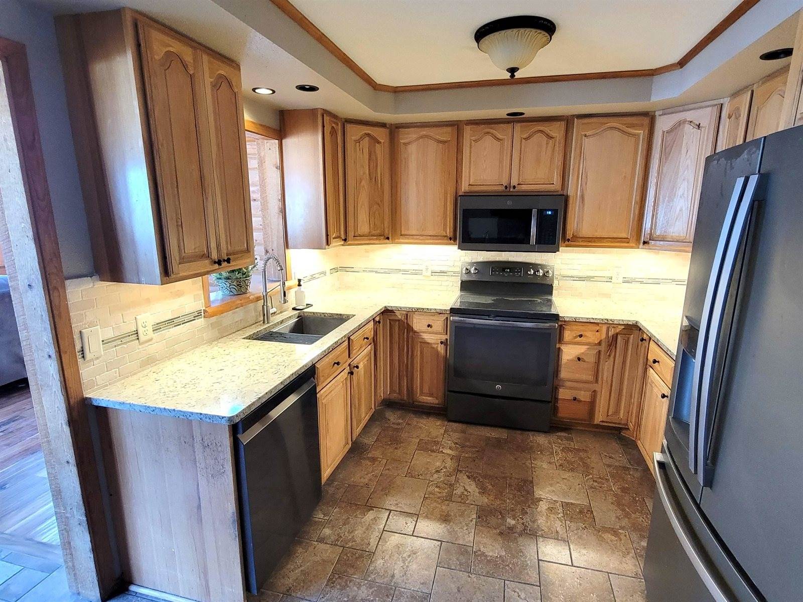 3717 Token, Burke, WI 53532